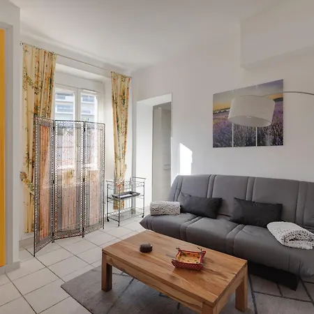 Апартаменти Anaite Vue Et Montagne, Piscine Privee *